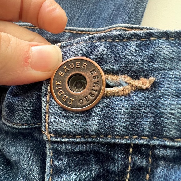 Eddie Bauer Capri Jeans Womens Size 12 Blue Denim Stretch Straight Leg Curvy Fit - Picture 6 of 14